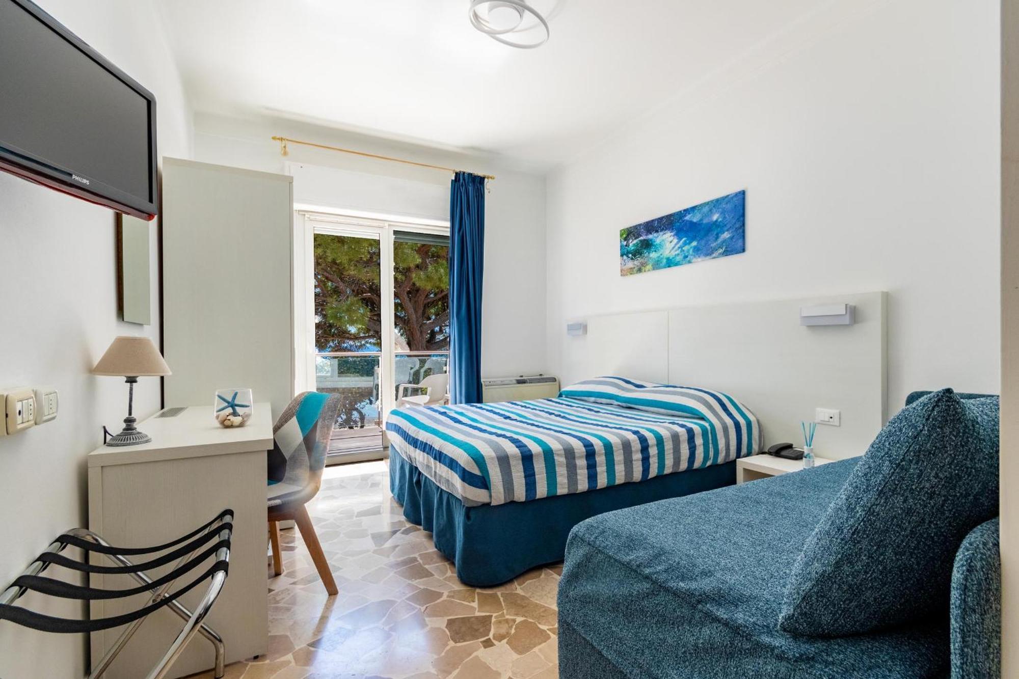 Piccolo Hotel Le Palme San Bartolomeo Al Mare Extérieur photo