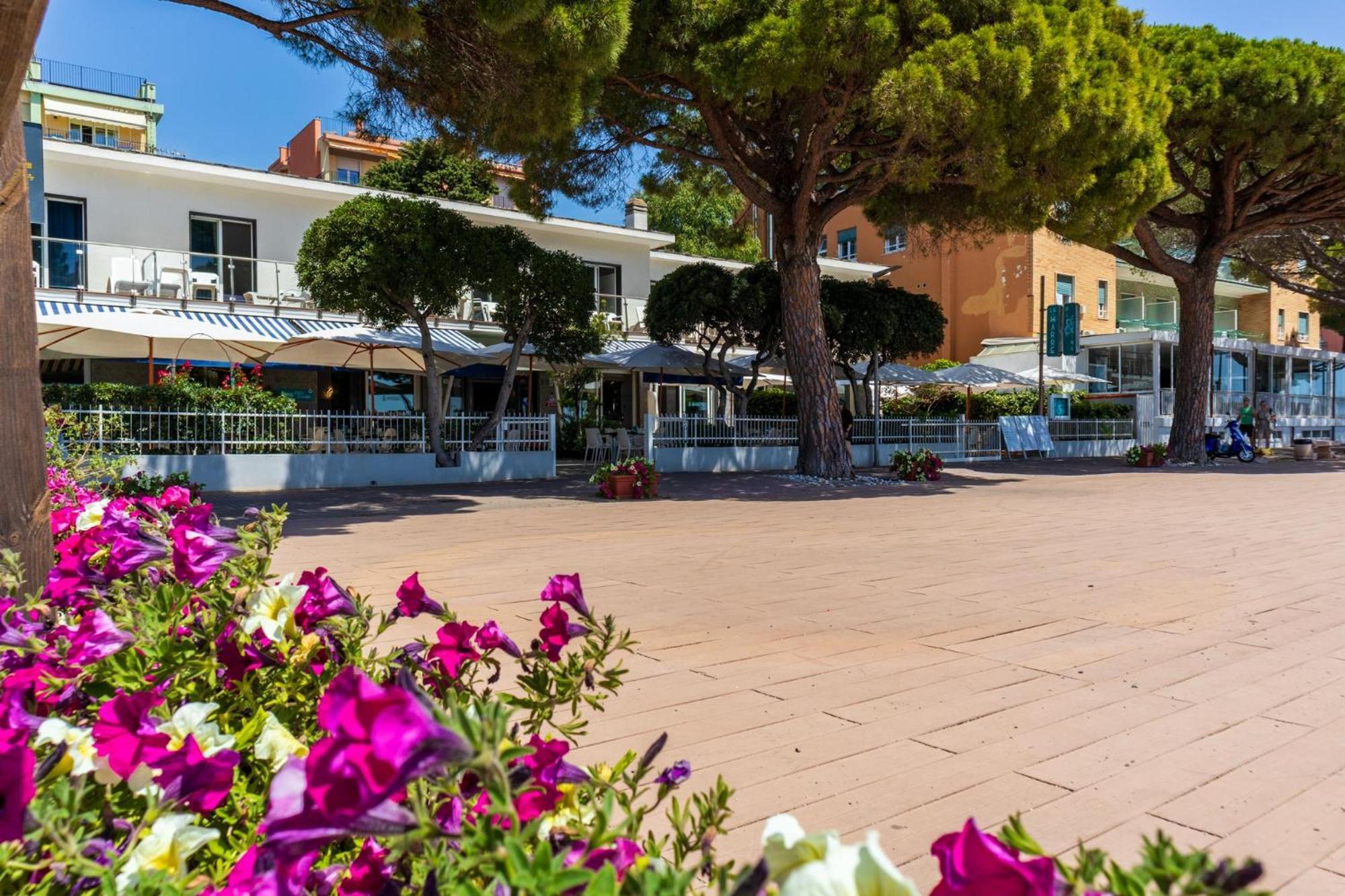 Piccolo Hotel Le Palme San Bartolomeo Al Mare Extérieur photo