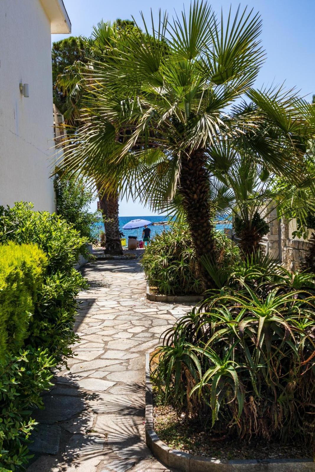 Piccolo Hotel Le Palme San Bartolomeo Al Mare Extérieur photo