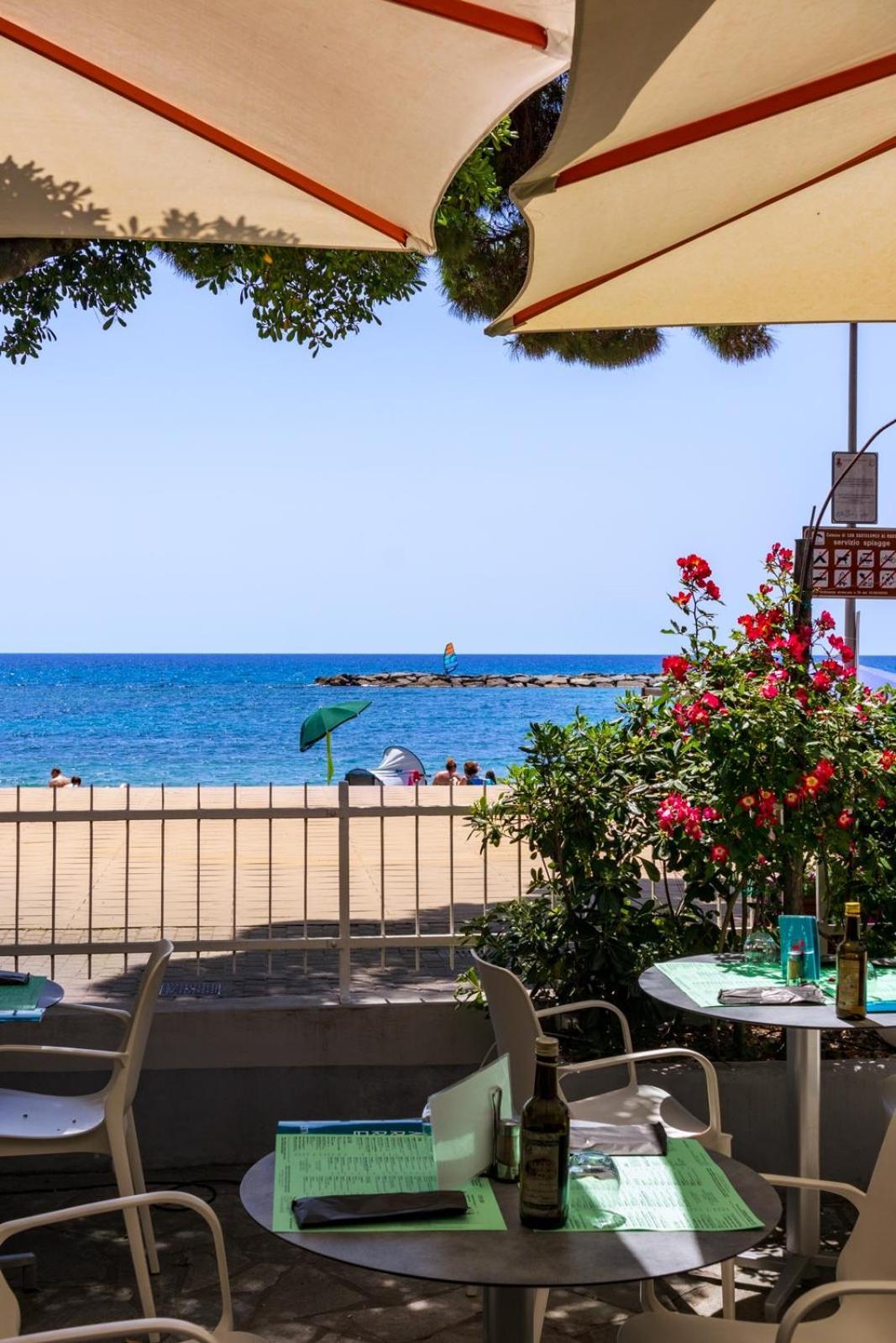 Piccolo Hotel Le Palme San Bartolomeo Al Mare Extérieur photo